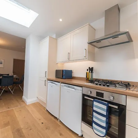 度假居 Stylish, Family Friendly Central With Wood Burner 温德米尔