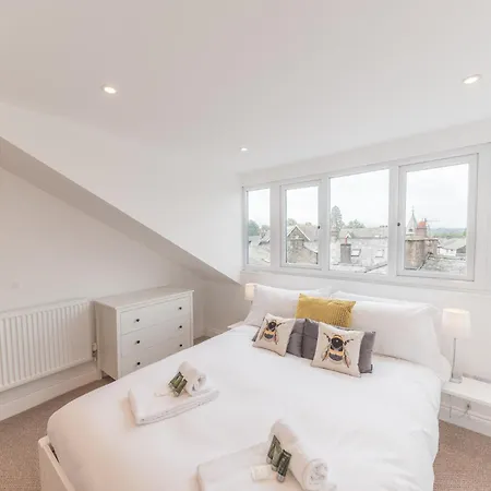 Stylish, Family Friendly Central With Wood Burner Windermere